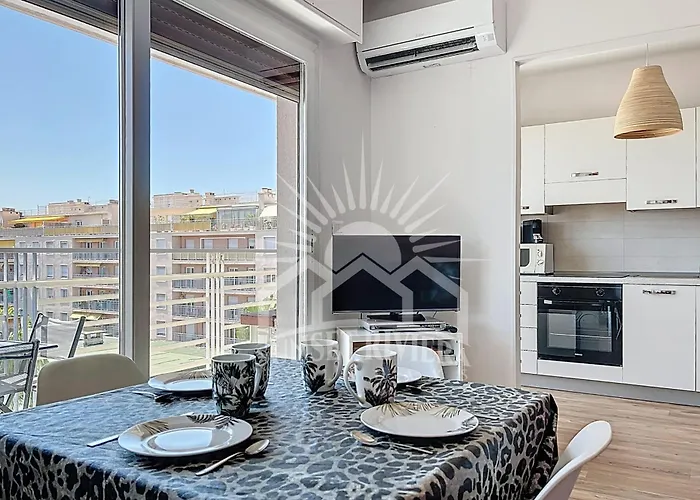 Apartment L'aiglon Airco In The Town Center For 4 By Sunset Antibes