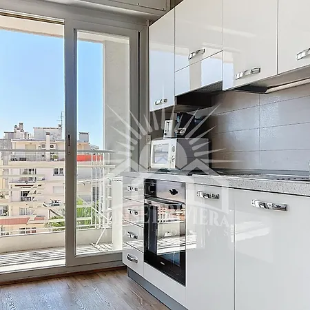 L'aiglon Airco In The Town Center For 4 By Sunset *