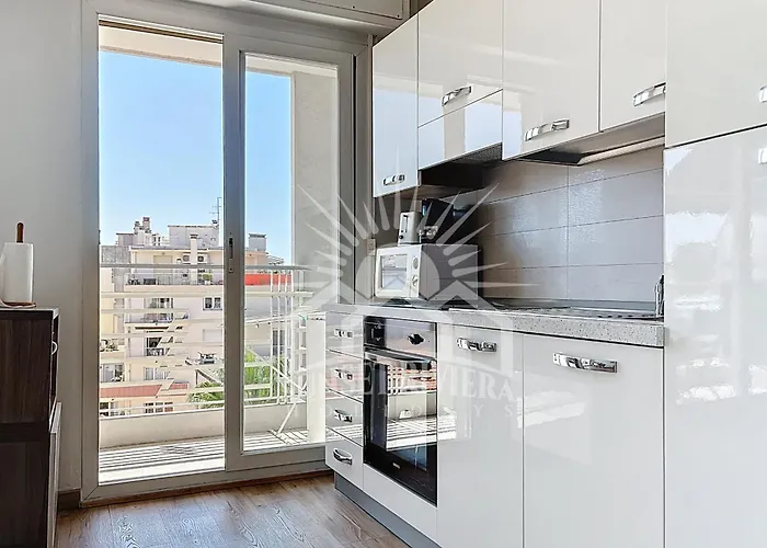 L'aiglon Airco In The Town Center For 4 By Sunset *